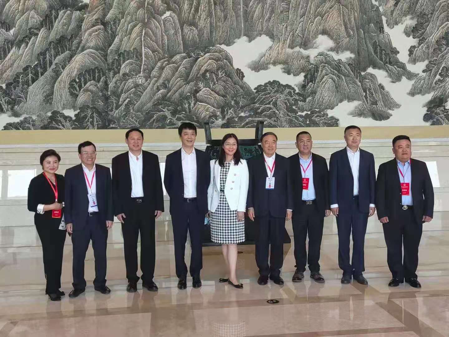 中翼鼎东集团董事长王燕出席第十一届全球秦商大会